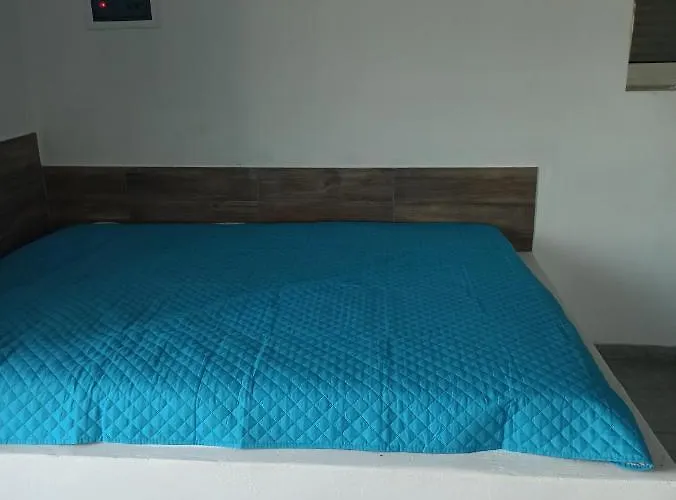 Sunny Agios Georgios (Troezen)